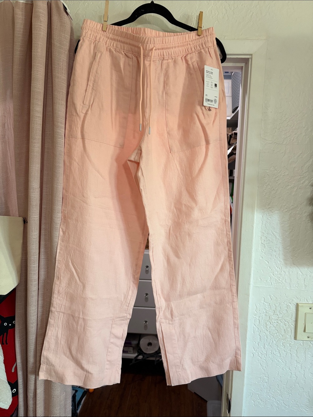 Athleta women’s line Drawstring Pants in Light Pink
